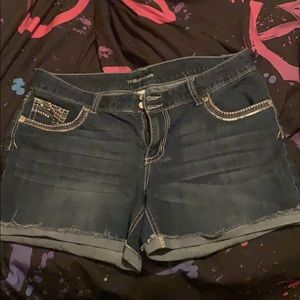 Maurices Jean shorts size 18.